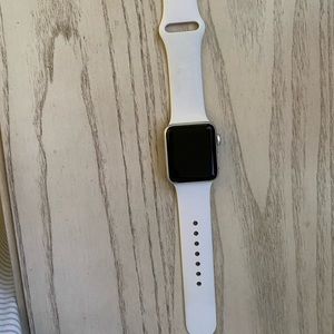 Apple Watch series 3 38 mm silver aluminum